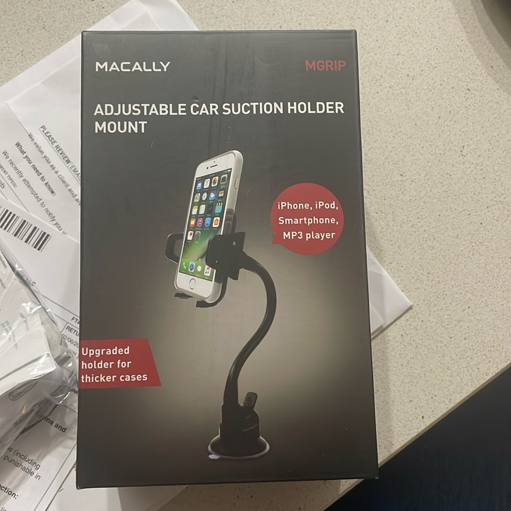 Macally Adjustable Car Suction Holder Mount NWT
